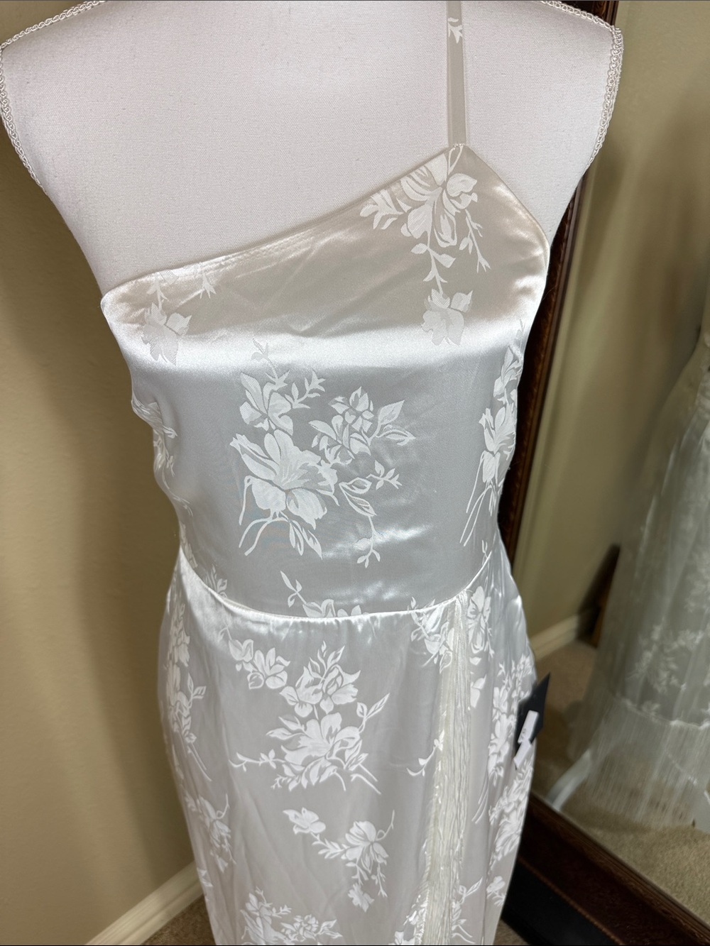 Lulu's White One-Shoulder Satin Floral Fringe Slip Dress size medium NWT - Picture 2 of 11